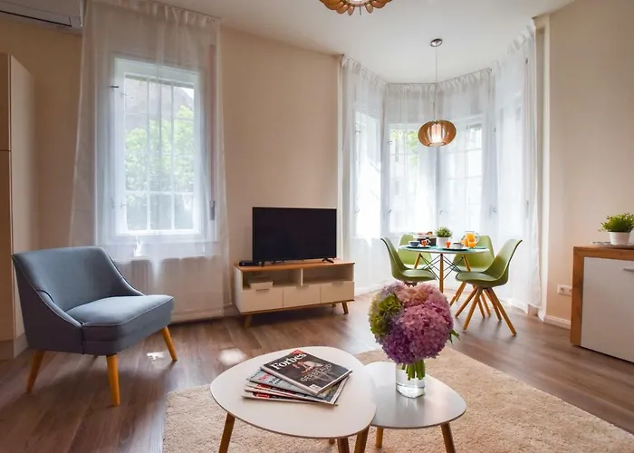Christine Apartment Close To The Buda Castle